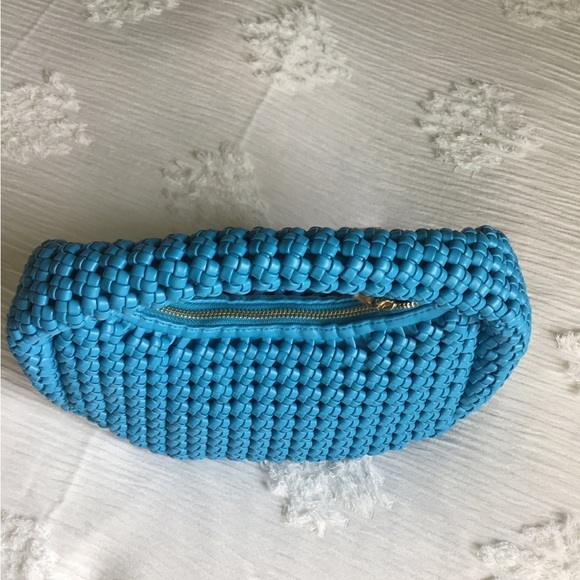 Statement Piece! Bold Handwoven Blue Bag - Picture 5 of 6